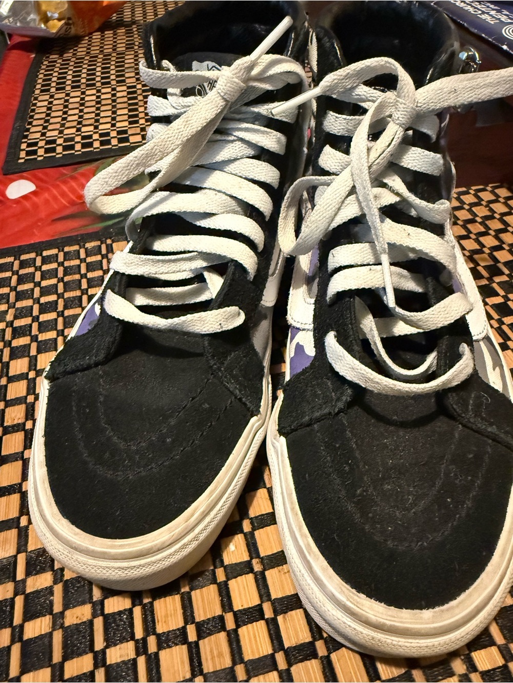 Vans Sk8-Hi pop camo Black High-Top Sneakers with purple accents